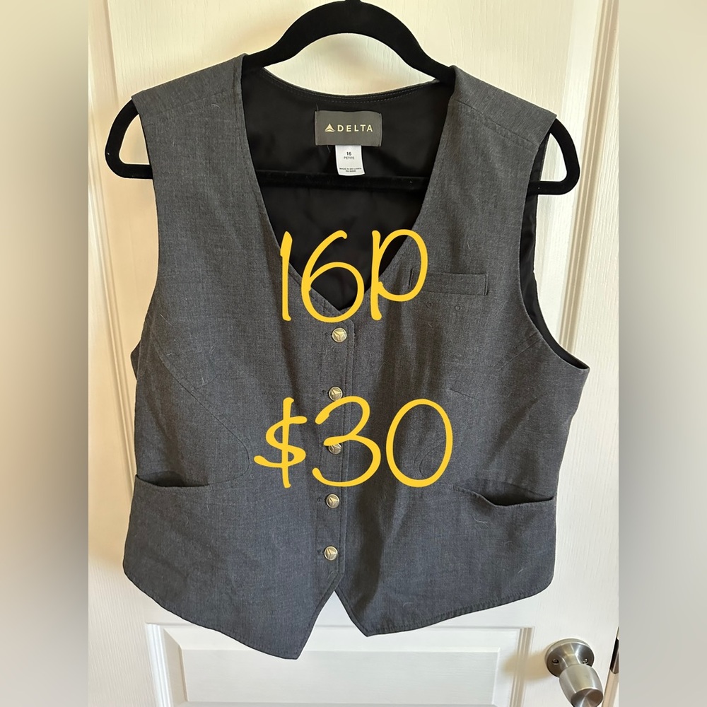 Delta Airlines Grey Vest - Customer Service / Flight Attendant
